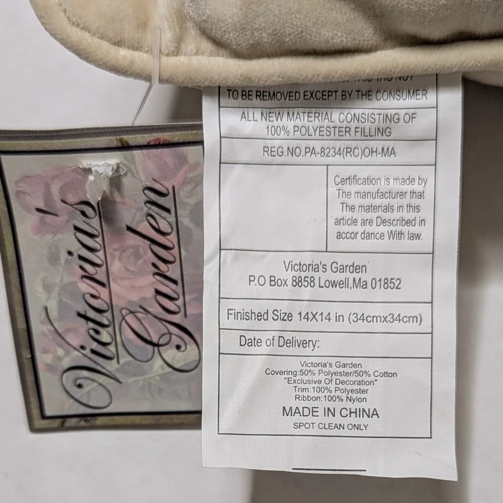 Vintage NWT Ribbon Creamy Velvet Floral Victoria's Garden 13